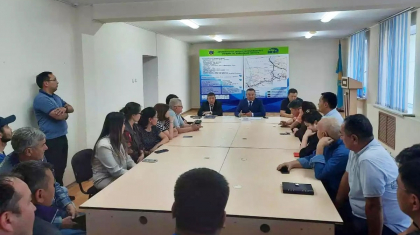 Жамбыл облысы әкімінің орынбасары жол қызметкерлерімен кездесті