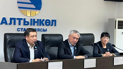 Халықтық штаб мүшелері Жетысуда Атамекен ауылының тұрғындарымен кездесті