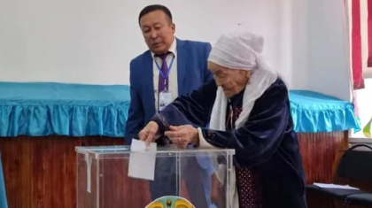 Жетісу облысында 102 жастағы кейуана дауыс берді