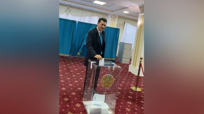 Мемлекеттік кеңесші Ерлан Қарин референдумда дауыс берді