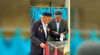 Қосшыда ғасыр жасаған қария референдумда дауыс берді