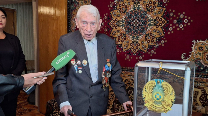 Алматының ұзақ жасаған қариялары референдумда дауыс берді