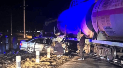 Ақмола облысында пойыз бен көлік соқтығысып, үш адам көз жұмды