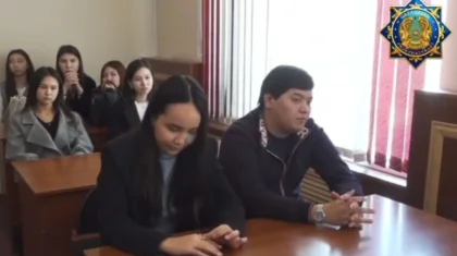 Жетісу облысының судьясы «закладчикті» студенттердің көзінше соттап жіберді (ВИДЕО)