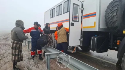 Жетісу облысында 140-қа жуық адам қар құрсауында қалған