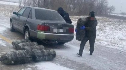 Қарағанды – Астана тасжолында жүргізуші жүздеген килограмм есірткі тасымалдаған