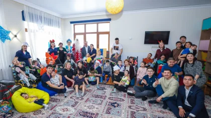 «Арман ағашы»: AMANAT партиясы қайырымдылық акция аясында 20 мыңнан астам баланың арман-тілегін орындады