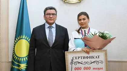 Азия чемпионы 1 млн теңге сыйлық алды