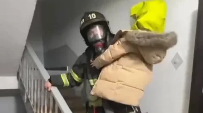 Қарағандыда көпқабатты үй өртеніп, алты адам құтқарылды