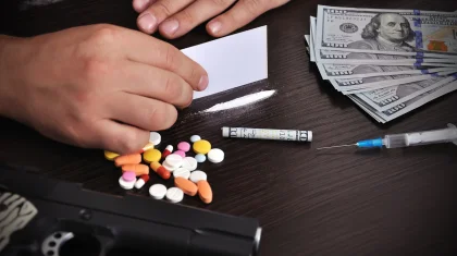Ақтөбе облысында кісі өлтіріп, есірткі сатқан екі адам 19 жыл арқалап кетті