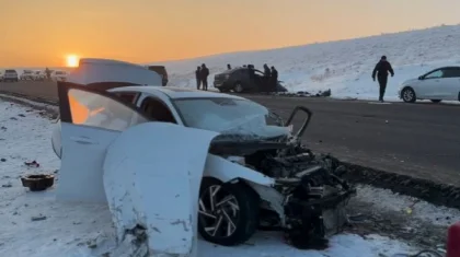 Алматы облысында екі көлік бетпе-бет соқтығысып, үш адам көз жұмды (ВИДЕО)