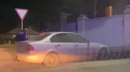 Павлодарда жүргізуші куәлігінен айырылған бойжеткен мас күйінде көлік жүргізген жерінен ұсталды (ВИДЕО)