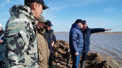 Ералы Тоғжанов Ақмола облысындағы су басқан Бұланды ауданын аралады