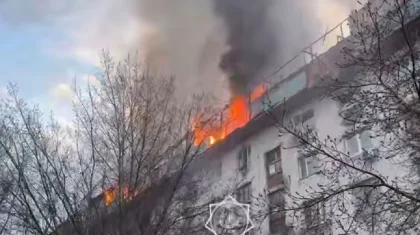 Астанада 500-ге жуық адам тұратын жатақхана алапат өртке оранды (ВИДЕО)