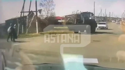 Зерендіде трактор оқушы қызды қағып кетті