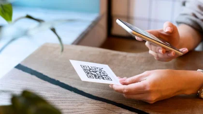 Астанада ағаштарға QR код ілінеді