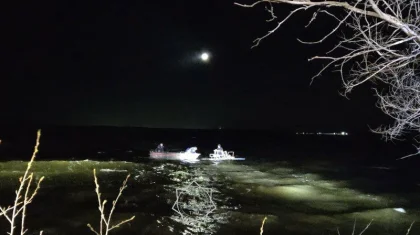 Бурабайда жасөспірімдер қайығымен бірге суға кетіп қала жаздады