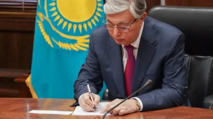 Тоқаев дипломатия ардагері Тілеухан Қабдрахмановты І дәрежелі «Достық» орденімен марапаттады