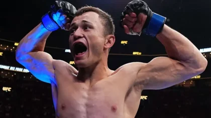 Бекзат Алмахан UFC-де қарсыласын 64 секундта нокаутқа түсірді (ВИДЕО)