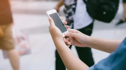 Қазақстанда әрбір он бірінші қыз интернетте танысқан бейтаныс адаммен кездесуге барған - ресми статистика
