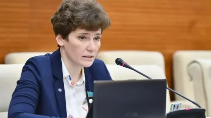 «Бұрын 500 оқушы бір компьютерге таласатын едік»: депутат оқушылардың ChatGPT қолдануына қатысты пікір айтты