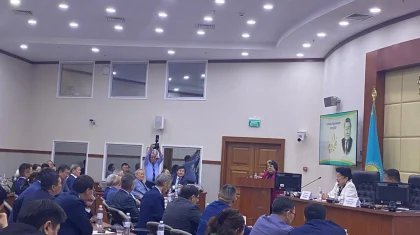 Мәжілісте Саттар Имашевтің 100 жылдығына арналған конференция өтті