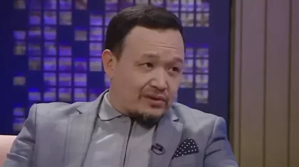 «Дәуірім аяқталғаны ма?»: танымал әнші төрт адамға концерт берген