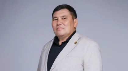 «Мен шаршадым»: Омар Жәлел эфирде жылап қалды (ВИДЕО)