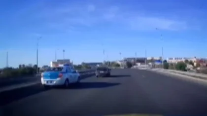 Семейде мас адам көшеде тұрған бөтен көлікті айдап кеткен