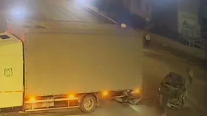 Мас жүргізуші полицейден қашамын деп қарсы жолаққа шығып, жол апатына ұшырады