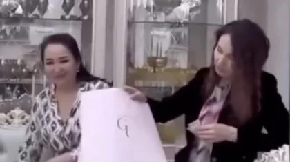 «Жұлдыз жақтырмай тұр»: Қайрат Нұртастың әйелі енесінің сыйлығына сынмен қарады ма (ВИДЕО)