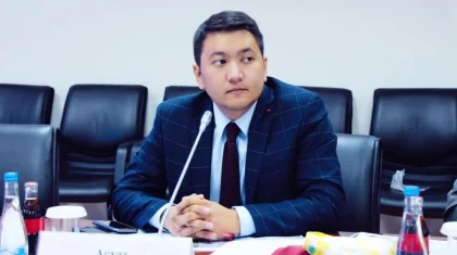 «Маскасы шешілді»: бұрынғы әйелін сотқа берген Асхат Садырбай істің немен аяқталғанын айтты