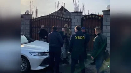 Жетісу облысында блогер кәсіпкерден 10 миллион теңге бопсалаған