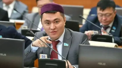 Дәулет Мұқаев екі күнде 50-60 баланың тұсауын кеседі