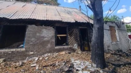 Қостанайда үйі өртенген зейнеткерлер шатырда тұрып жатыр