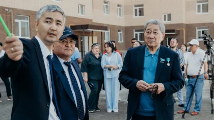 Мәжіліс депутаты Оралдағы Ақжайық шағынауданының құрылыс барысымен танысты