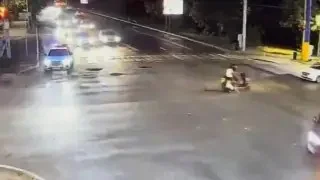Алматыда мопед жүргізушісі полицейді қағып, оқиға орнынан қашып кетті