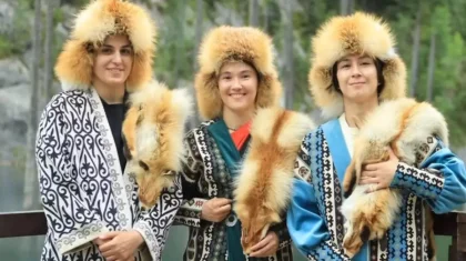 «Қойдың құлағын берген»: Назым Қызайбайдың әкесі түркиялық боксшыны шошытып алды