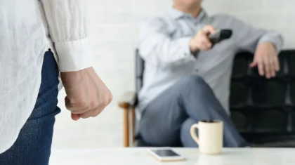 Әйел адам некесіз тұрған күйеуімен айырылысып, одан пәтер мен көлігін беруді талап еткен