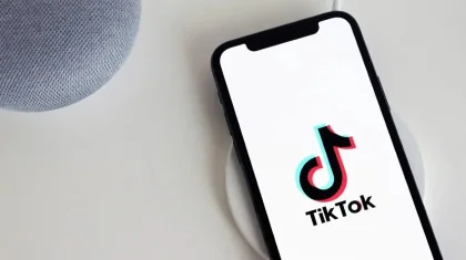 Абай облысында TikTok түсіріп, жұртты боқтаған әйел түрмеден бір-ақ шықты (ВИДЕО)