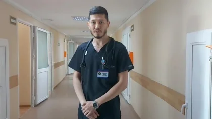 Павлодарда анасы терезеден лақтырып жіберген кішкентай бала бір бүйрегінен айырылды