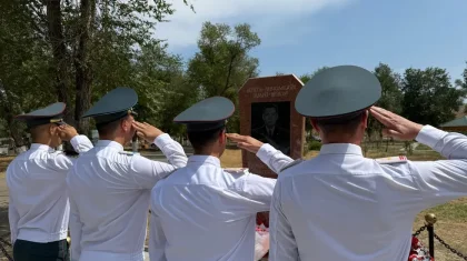 Иракта ерлікпен қаза тапқан қазақстандық бітімгерге ескерткіш қойылды