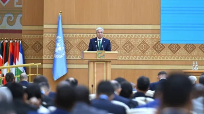 Президент: Азия мен Еуропаның құрлық арқылы тасымалданатын жүгінің 85 пайызға жуығы Қазақстаннан өтеді
