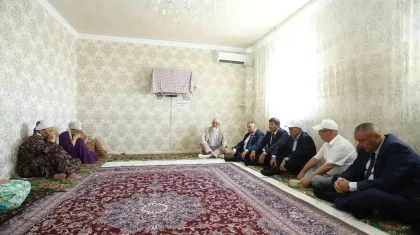 Екі адамды құтқарып, өзі қаза тапты: Каспий теңізіне батып кеткен ер адамның отбасына пәтер берілді