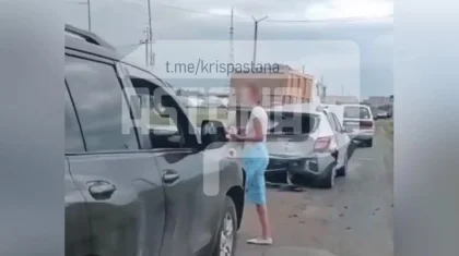 Оралда Toyota Land Cruiser Prado бірнеше көлікті соғып кетті (ВИДЕО)