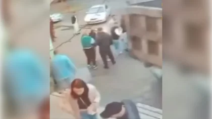 Жүк көлігінің жүргізушісі жаяу жүргіншілерді қасақана екі рет соқпақ болды (ВИДЕО)