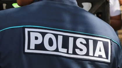 Қызылордада балаларды балабақшаға апара жатқан жүргізуші полицейлерден қашты (ВИДЕО)