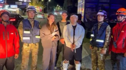 Алматыда жасөспірімдер Қасқыр тауына шығамын деп жартасты жыраға түсіп кетті