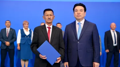 Бірінші рет тамыз конференциясы аясында жұмысшы мамандықтарының өкілдері марапатталды
