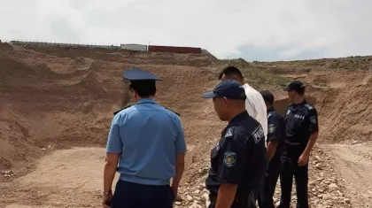 Шағын көлдің аумағындай шұңқыр қазған: Алматы облысында заңсыз қазба жұмыстары әшкереленді